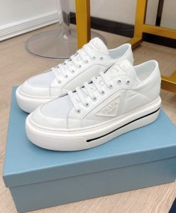 Prada Womens Macro Re-Nylon Recycled Nylon And Shiny Leather Sneakers-10
