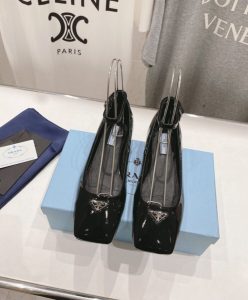 Prada Womens Patent Leather Ballerinas 1F036N Black-2