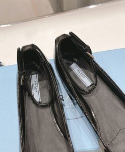 Prada Womens Patent Leather Ballerinas 1F036N Black-8