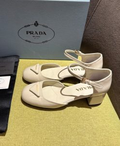 Prada Womens Patent Leather Pumps 1I352N-4