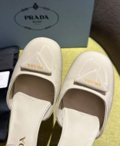 Prada Womens Patent Leather Pumps 1I352N-6