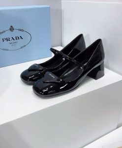 Prada Womens Patent Leather Pumps Black-7