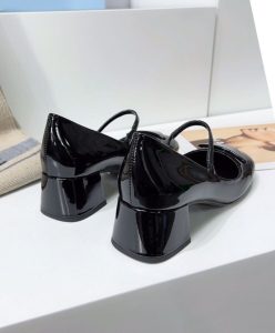 Prada Womens Patent Leather Pumps Black-8
