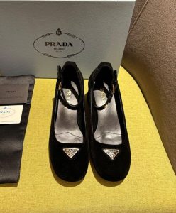 Prada Womens Velvet pumps 1I358N Black-2