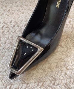 Saint Laurent Womens Avenue Pumps In Patent Leather Black-6