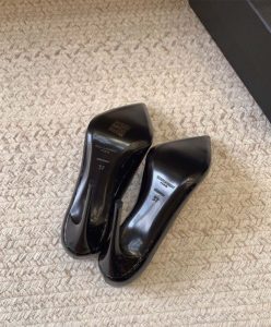 Saint Laurent Womens Avenue Pumps In Patent Leather Black-9