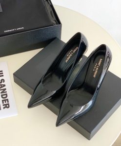 Saint Laurent Womens Opyum Pumps In Patent Leather With Gold-Tone Heel Black-4