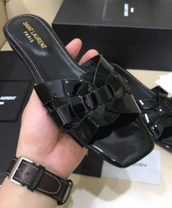 Saint Laurent Womens Tribute Mules In Patent Leather Black-5