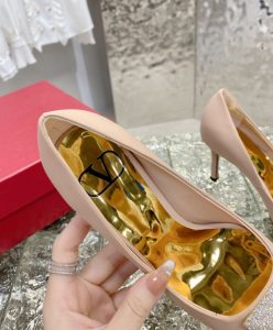 Valentino Garavani One Stud Pump With Crystals 100MM-9