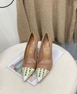 Valentino Garavani Rockstud Alcove Pump-2