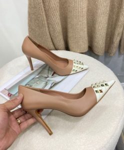 Valentino Garavani Rockstud Alcove Pump-7