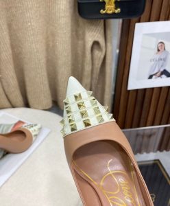 Valentino Garavani Rockstud Alcove Pump-9