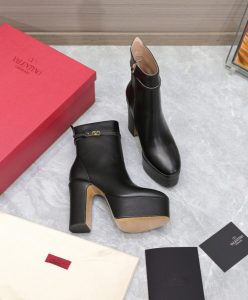 Valentino Garavani Tan-Go Platform Ankle Boot In Calfskin 120MM Black-10