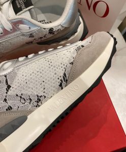 Valentino Unisex Lace And Mesh Lacerunner Sneaker-9