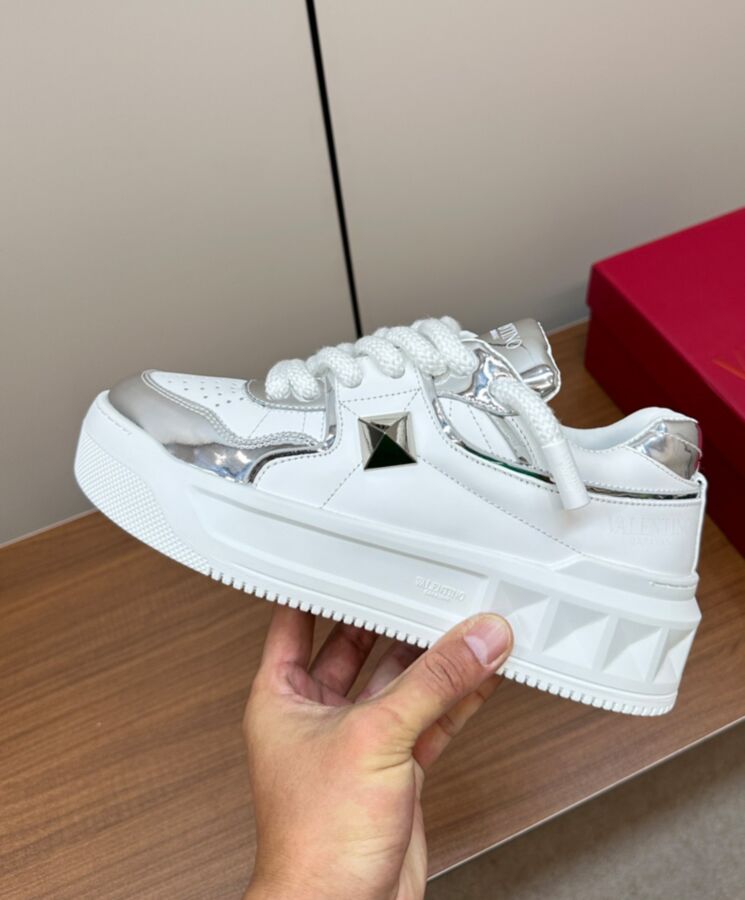 Valentino Unisex One Stud XL Womens Lambskin Sneakers White-5