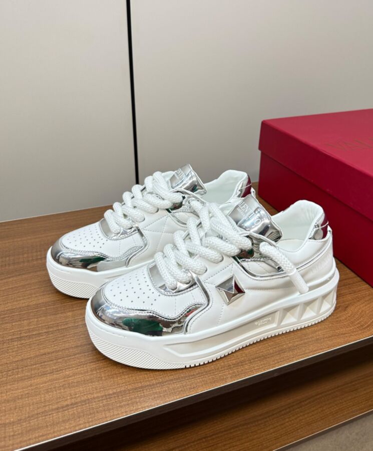 Valentino Unisex One Stud XL Womens Lambskin Sneakers White-6