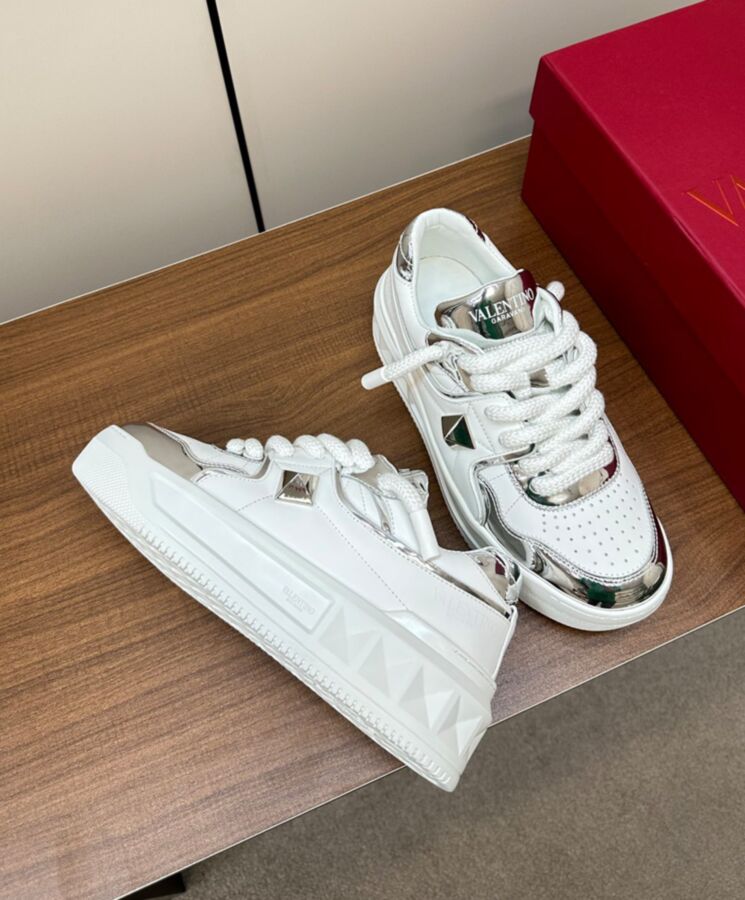 Valentino Unisex One Stud XL Womens Lambskin Sneakers White-7