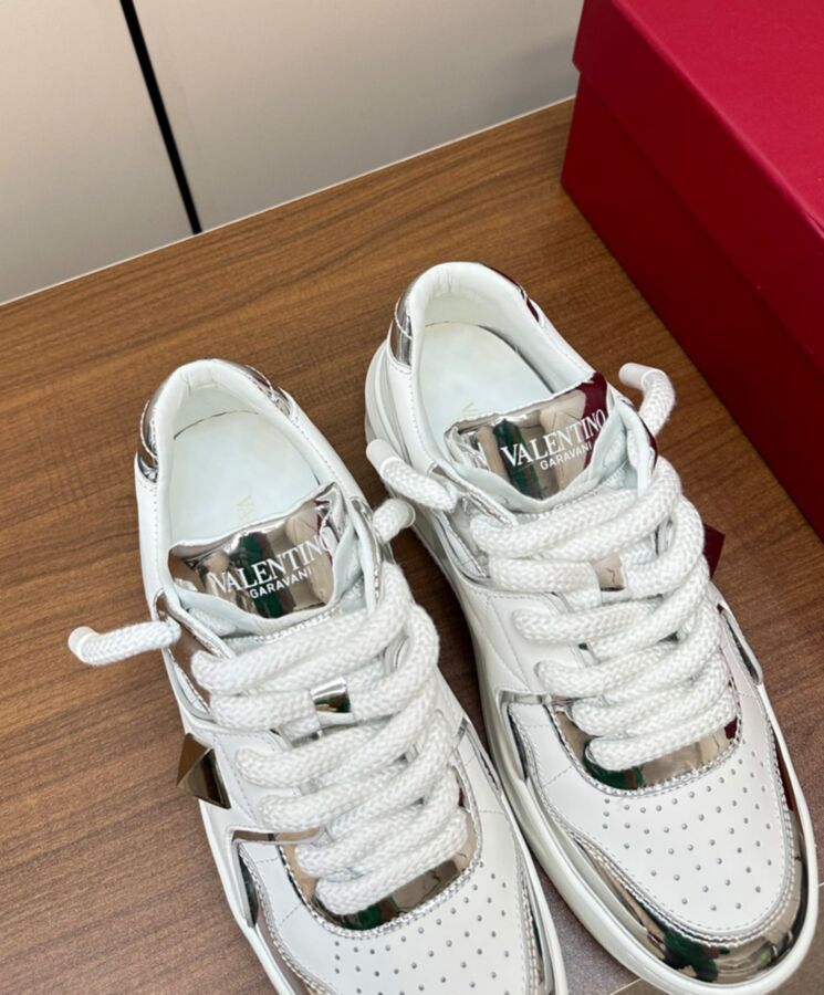 Valentino Unisex One Stud XL Womens Lambskin Sneakers White-8