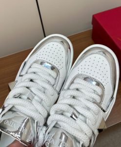 Valentino Unisex One Stud XL Womens Lambskin Sneakers White-9