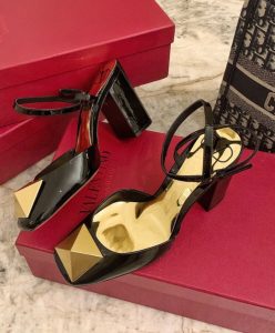 Valentino Womens One Stud Pump In Patent Leather 90MM-4