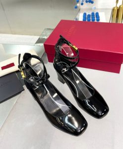 Valentino Womens Valentino Garavani Tan-Go Patent Leather Pump 60MM-2