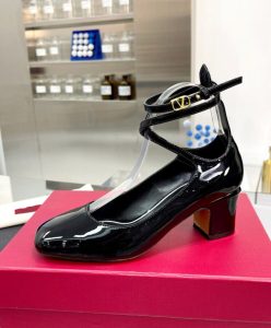 Valentino Womens Valentino Garavani Tan-Go Patent Leather Pump 60MM-4