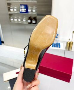 Valentino Womens Valentino Garavani Tan-Go Patent Leather Pump 60MM-9