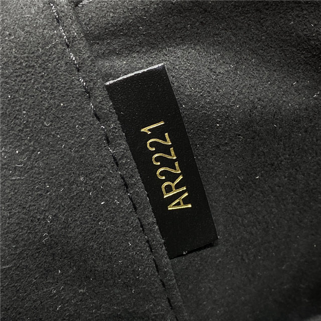 Vanity Chain Pouch M47125-10.jpg