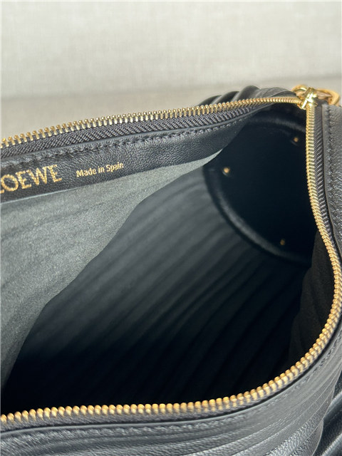 Loewe Bracelet Pouch 9751 Black-10.jpg