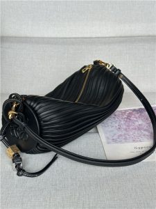 Loewe Bracelet Pouch 9751 Black-5.jpg