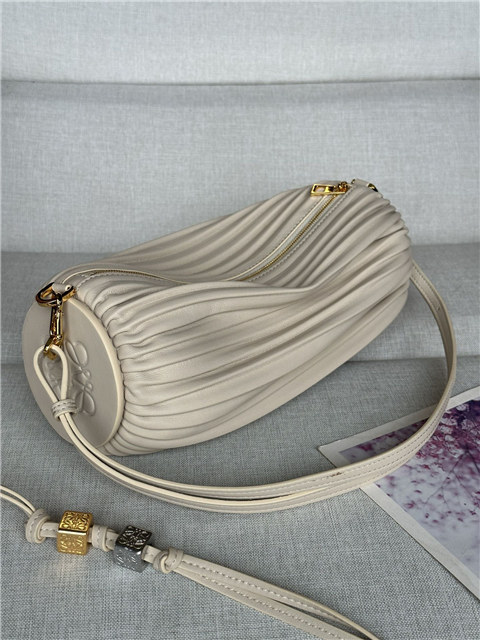 Loewe Bracelet Pouch 9751 Ivory-3.jpg