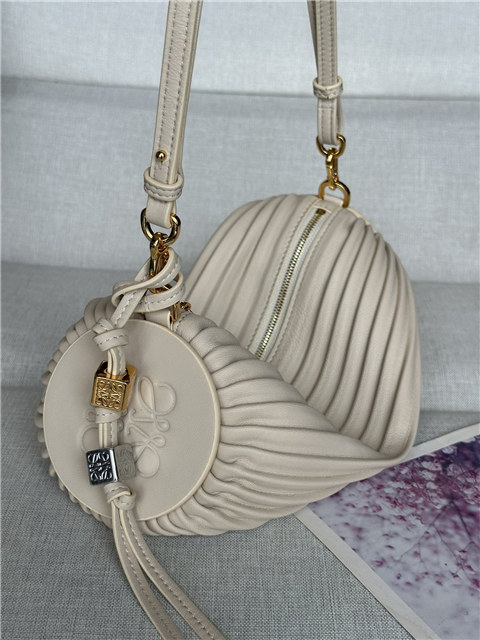 Loewe Bracelet Pouch 9751 Ivory-4.jpg