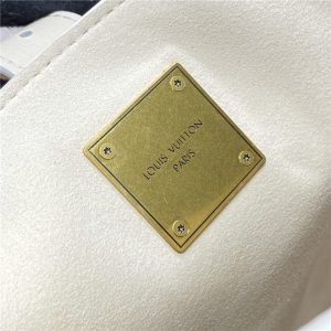 Low Key Cabas MM M25341 White-11.jpg