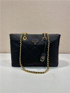 Prada Re-Edition 1995 Chaine large Re-Nylon bag 1BG467 Black-2.jpg