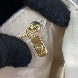 Wallet on Chain Ivy M12778-11.jpg