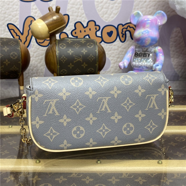 Wallet on Chain Ivy M12778-3.jpg