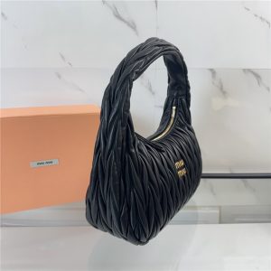 Wander Matelasse L Hobo Bag 5BC108 Black-3.jpg