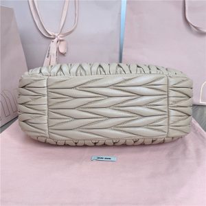 Wander Matelasse L Hobo Bag 5BC108 Cameo-4.jpg