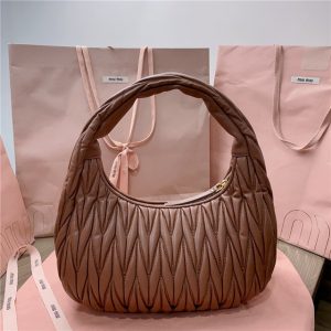 Wander Matelasse L Hobo Bag 5BC108 Cognac-3.jpg