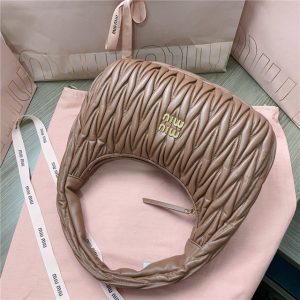 Wander Matelasse L Hobo Bag 5BC108 Cognac-5.jpg