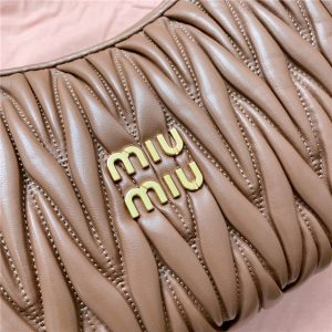 Wander Matelasse L Hobo Bag 5BC108 Cognac-6.jpg