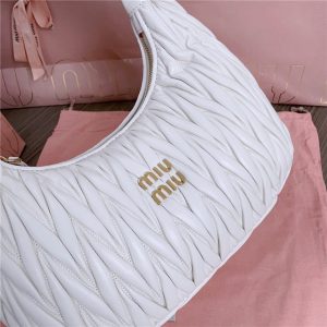 Wander Matelasse L Hobo Bag 5BC108 White-6.jpg