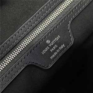 Neverfull MM M11930 Black-10.jpg