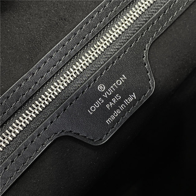 Neverfull MM M11930 Black-10.jpg