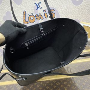 Neverfull MM M11930 Black-11.jpg