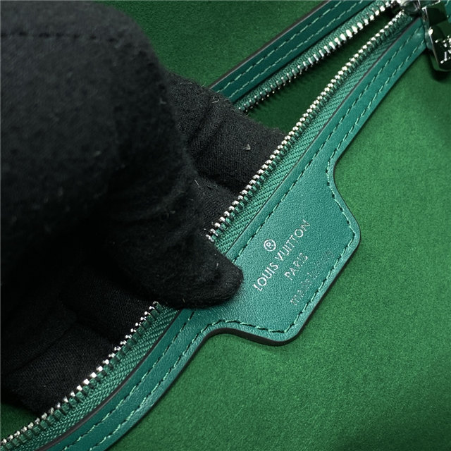 Neverfull MM M12195 Green-10.jpg