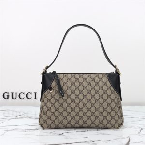 GG Emblem Medium Shoulder Bag 815216 Black-1.jpg