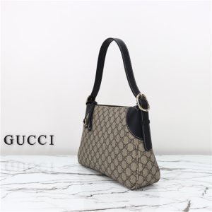 GG Emblem Medium Shoulder Bag 815216 Black-2.jpg