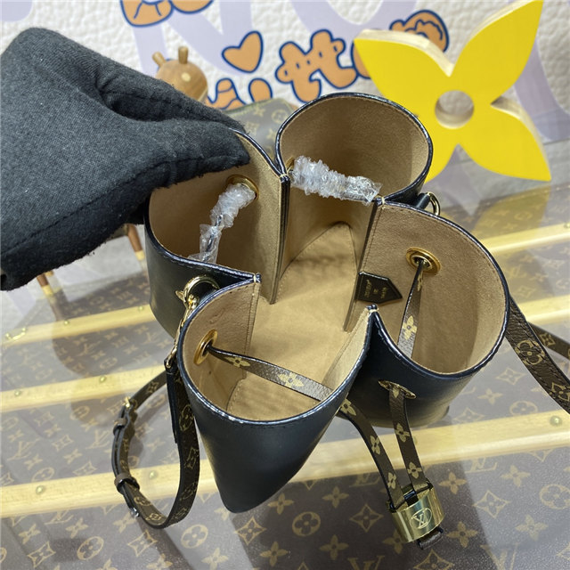 LV Bloom PM M13843 Black-10.jpg