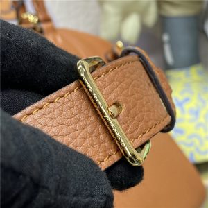 Vendome MM M22925 Gold-6.jpg